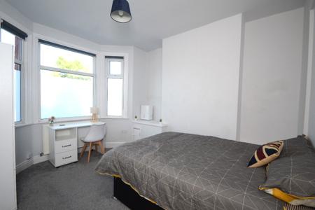 4 bedroom End of terrace house to let in Moseley Road, Fallowfield, Manchester, M14