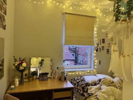 9 bedroom Terraced House to let in Booth Avenue, Fallowfield, Manchester, M14