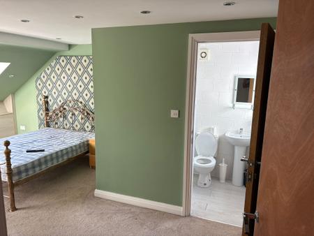 6 bedroom Semi-detached house to let in Osborne Road, Salford, M6