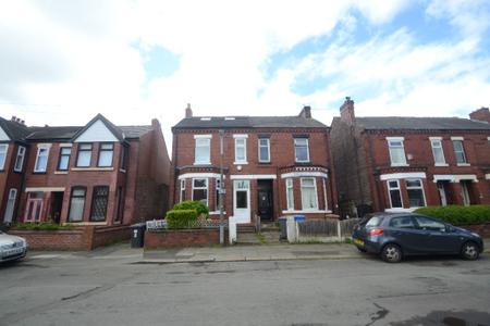 6 bedroom Semi-detached house to let in Osborne Road, Salford, M6