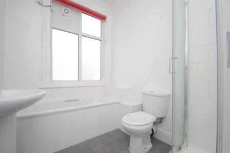 7 bedroom Semi-detached house to let in Argyle Avenue, Victoria Park, Manchester, M14