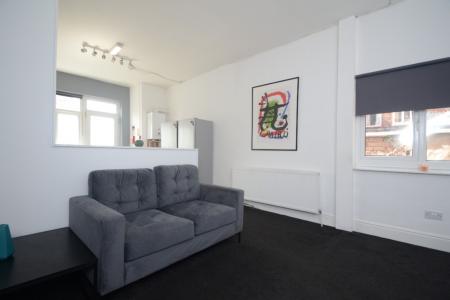 7 bedroom Semi-detached house to let in Argyle Avenue, Victoria Park, Manchester, M14