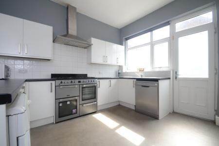7 bedroom Semi-detached house to let in Argyle Avenue, Victoria Park, Manchester, M14
