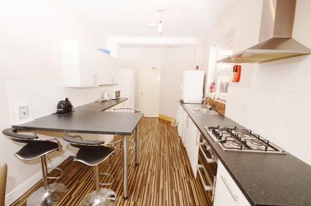 6 bedroom Terraced House to let in Filey Road, Fallowfield, Manchester, M14