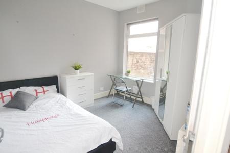 6 bedroom Terraced House to let in Filey Road, Fallowfield, Manchester, M14