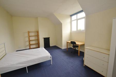 6 bedroom Terraced House to let in Scarsdale Road, Victoria Park, Manchester, M14