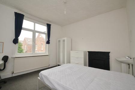 6 bedroom Terraced House to let in Scarsdale Road, Victoria Park, Manchester, M14