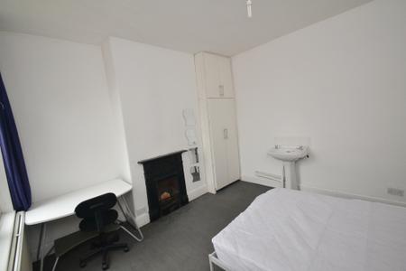 6 bedroom Terraced House to let in Scarsdale Road, Victoria Park, Manchester, M14
