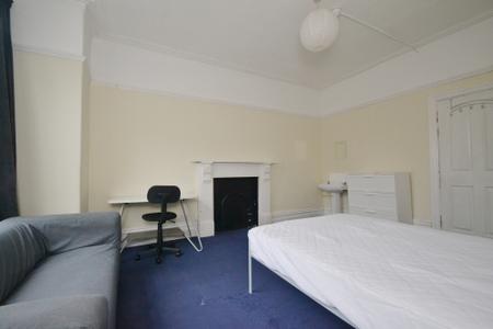 6 bedroom Terraced House to let in Scarsdale Road, Victoria Park, Manchester, M14