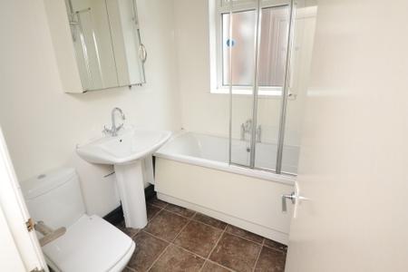 7 bedroom End of terrace house to let in Whitby Avenue, Fallowfield, Manchester, M14