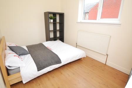 7 bedroom End of terrace house to let in Whitby Avenue, Fallowfield, Manchester, M14
