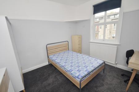 4 bedroom Terraced House to let in Kedleston Avenue, Manchester, M14
