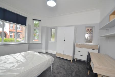 4 bedroom Terraced House to let in Kedleston Avenue, Manchester, M14