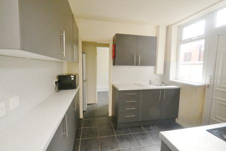 4 bedroom Terraced House to let in Milnthorpe Street, Salford, M6