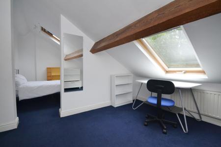 6 bedroom Semi-detached house to let in Birchfields Road, Fallowfield, Manchester, M13