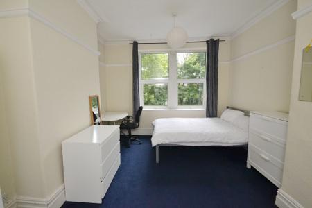 6 bedroom Semi-detached house to let in Birchfields Road, Fallowfield, Manchester, M13