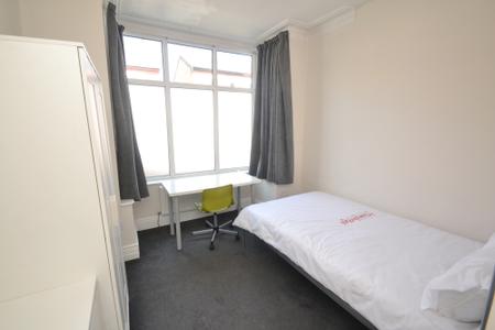 4 bedroom Terraced House to let in Whitby Road, Fallowfield, Manchester, M14