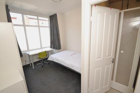 4 bedroom Terraced House to let in Whitby Road, Fallowfield, Manchester, M14