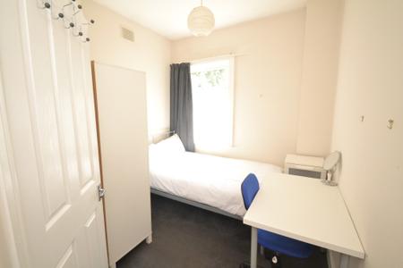 4 bedroom Terraced House to let in Whitby Road, Fallowfield, Manchester, M14