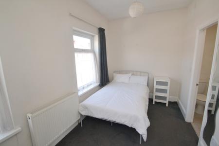 4 bedroom Terraced House to let in Whitby Road, Fallowfield, Manchester, M14
