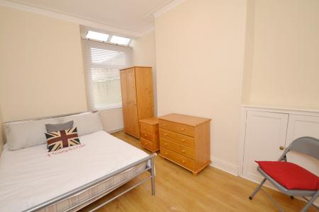 4 bedroom Terraced House to let in Albion Road, Fallowfield, Manchester, M14
