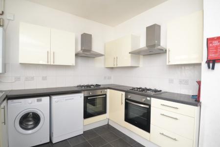 6 bedroom Terraced House to let in Latchmere Road, Fallowfield, Manchester, M14
