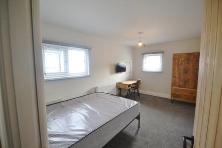 6 bedroom Terraced House to let in Rusholme Place, Rusholme, Manchester, M14