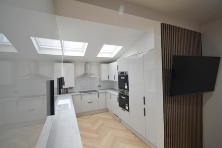 6 bedroom Terraced House to let in Rusholme Place, Rusholme, Manchester, M14