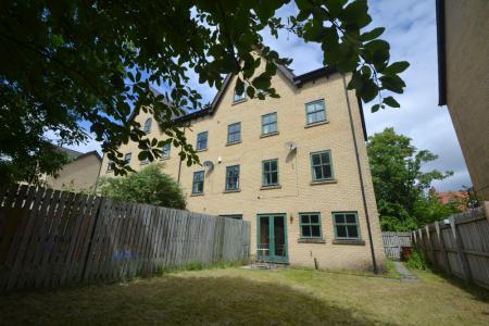 4 bedroom Semi-detached house to let in Denison Road, Manchester, M14