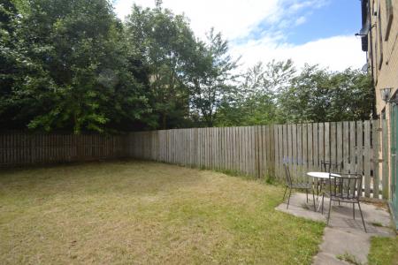 4 bedroom Semi-detached house to let in Denison Road, Manchester, M14