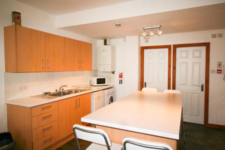 8 bedroom Terraced House to let in Brailsford Road, Fallowfield, Manchester, M14