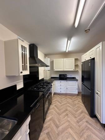 7 bedroom Semi-detached house to let in Mauldeth Road, Withington, Manchester, M14