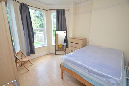 10 bedroom Semi-detached house to let in Amherst Road, Fallowfield, Manchester, M14