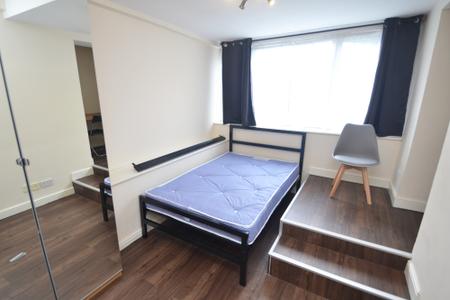 10 bedroom Semi-detached house to let in Amherst Road, Fallowfield, Manchester, M14