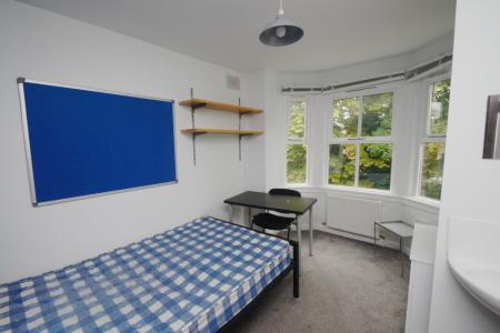 Clifton Avenue, Fallowfield, Manchester, M14