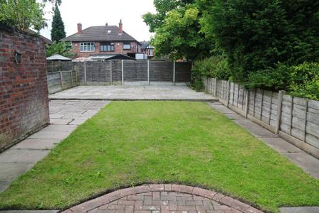 6 bedroom Semi-detached house to let in Egerton Road, Manchester, M14