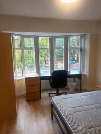 6 bedroom Semi-detached house to let in Egerton Road, Manchester, M14