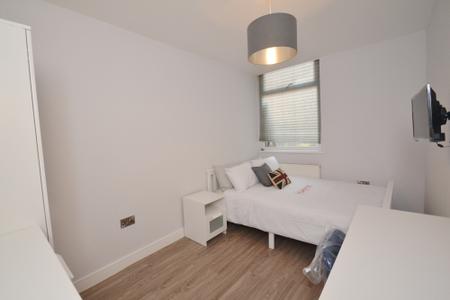 5 bedroom Terraced House to let in Moseley Road, Fallowfield, Manchester, M14