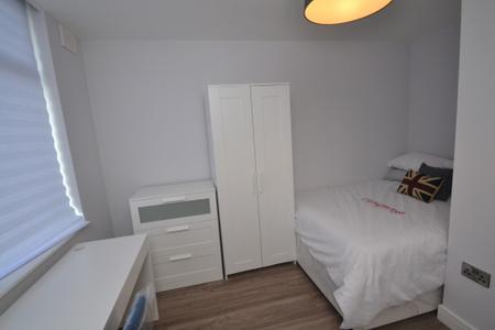 5 bedroom Terraced House to let in Moseley Road, Fallowfield, Manchester, M14