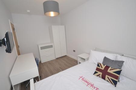 5 bedroom Terraced House to let in Moseley Road, Fallowfield, Manchester, M14