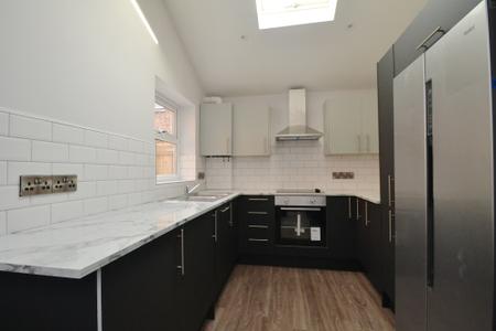 5 bedroom Terraced House to let in Moseley Road, Fallowfield, Manchester, M14