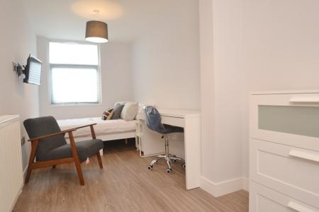 5 bedroom Terraced House to let in Moseley Road, Fallowfield, Manchester, M14