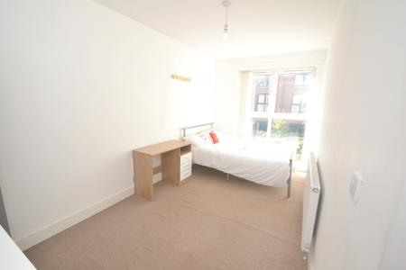 5 bedroom Town house to let in Plymouth View, Ardwick, Manchester, M13