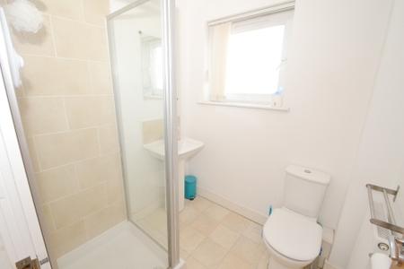 5 bedroom Town house to let in Plymouth View, Ardwick, Manchester, M13