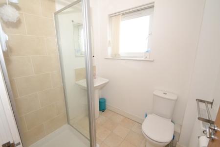 5 bedroom Town house to let in Plymouth View, Ardwick, Manchester, M13