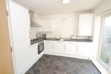 5 bedroom Town house to let in Plymouth View, Ardwick, Manchester, M13