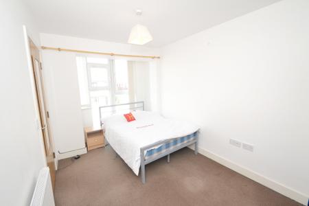 5 bedroom Town house to let in Plymouth View, Ardwick, Manchester, M13