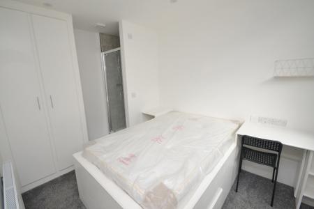 3 bedroom Terraced House to let in Thorn Grove, Fallowfield, Manchester, M14