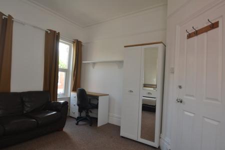 7 bedroom Terraced House to let in Albion Road, Fallowfield, Manchester, M14