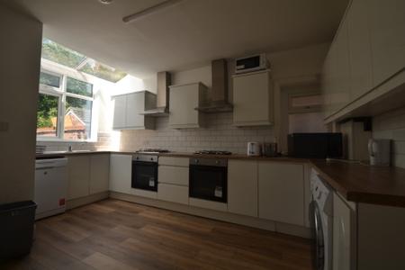 7 bedroom Terraced House to let in Albion Road, Fallowfield, Manchester, M14